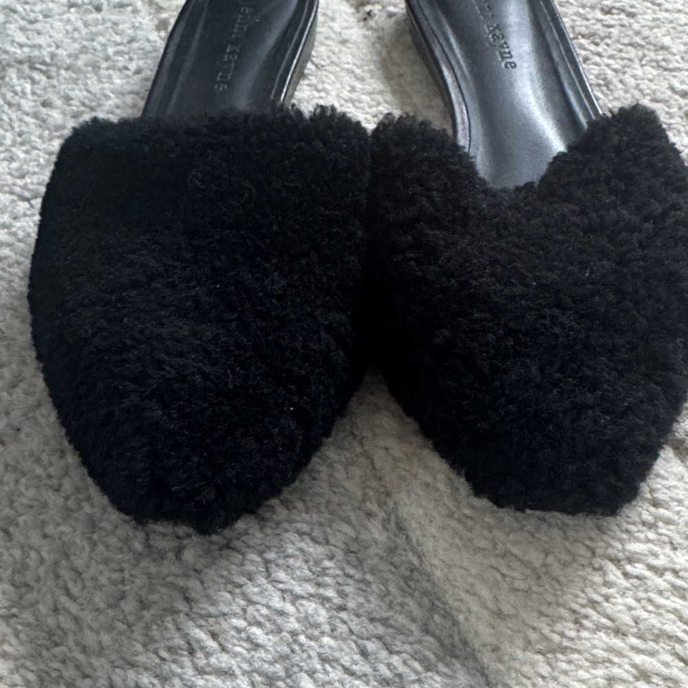 Jenni Kayne Black Fuzzy Mules - Picture 2 of 3